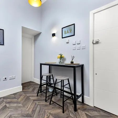 Newly Renovated 1bd Flat Perfect For Travellers