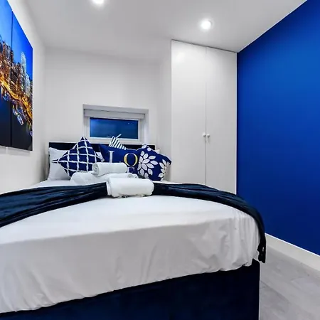 Comfortable And Stylish 1 Bedroom Flat - Sleeps 2 * London