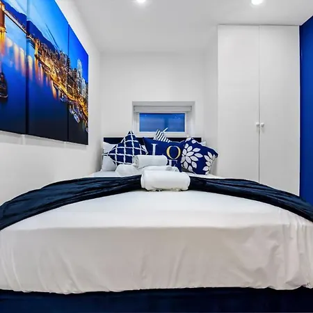Comfortable And Stylish 1 Bedroom Flat - Sleeps 2 Apartment