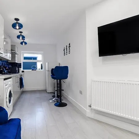 Comfortable And Stylish 1 Bedroom Flat - Sleeps 2 Apartment