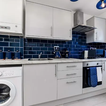 Comfortable And Stylish 1 Bedroom Flat - Sleeps 2