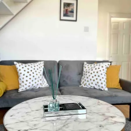 A Bright Two Double Bedroom Flat Londres