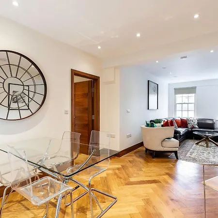 Apartment Colourful South Kensington London