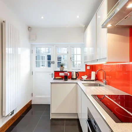 Colourful South Kensington Apartment London