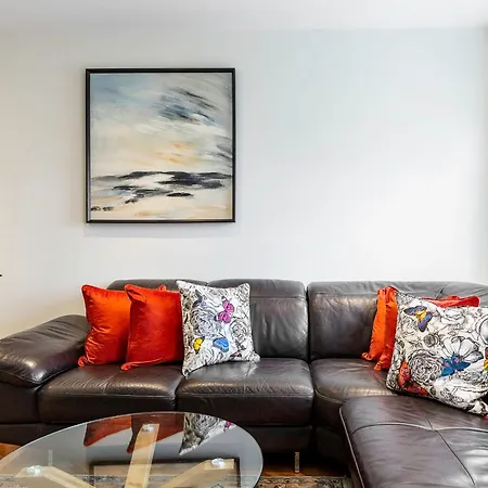 Colourful South Kensington Apartment