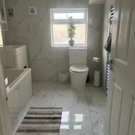 Eejs Modern London 3 Bed Flat Near Crystal Palace Stadium - Great Transport Links Apartment
