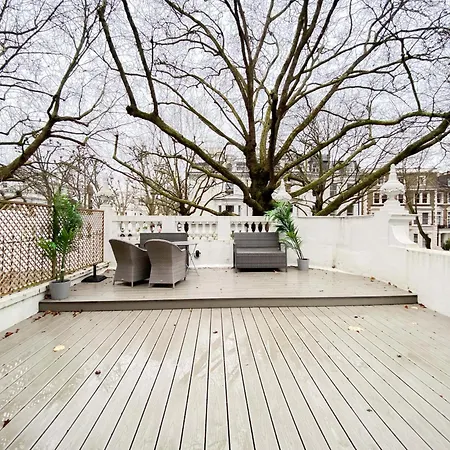 Urban Oasis Hideaway Apartment