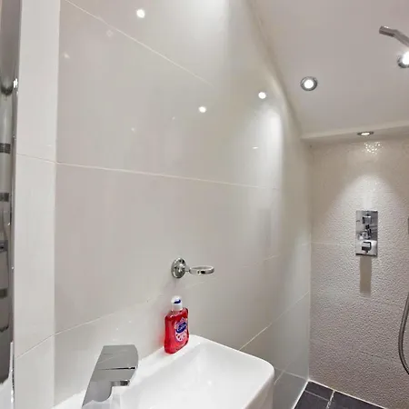 Marylebone 2 Bed Near Harley St & Regents Park Apartment *