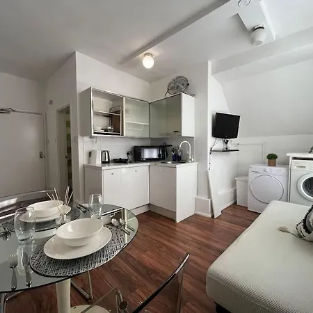 Modern Cosy Studio In Barbican - Green - F2