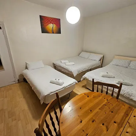 Guest house Bruce London