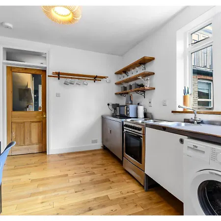 Apartment Handsome Family Peaceful, Next To Park London