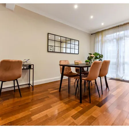 Homey And Pleasant 3bd Apartment *