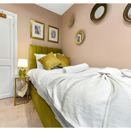 Homey And Pleasant 3bd * London