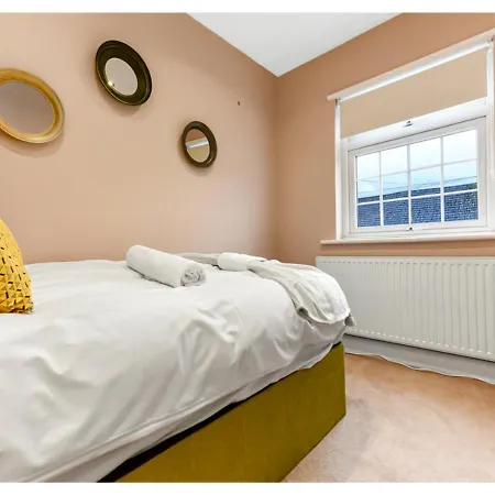 Homey And Pleasant 3bd Apartment London