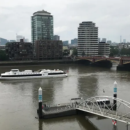 Homestay Cosy Private With Private Bathroom In A River View Flat