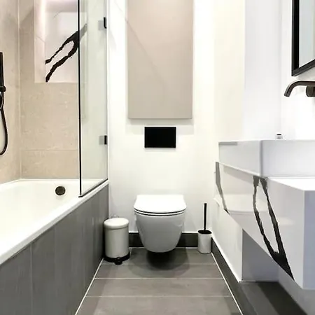 Appartamento & Stylish 2 Bedroom Londra