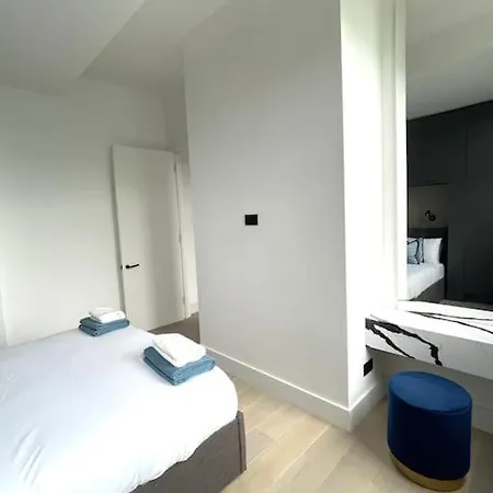 & Stylish 2 Bedroom * Londra