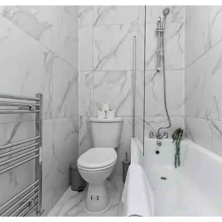 Great 4br House * London