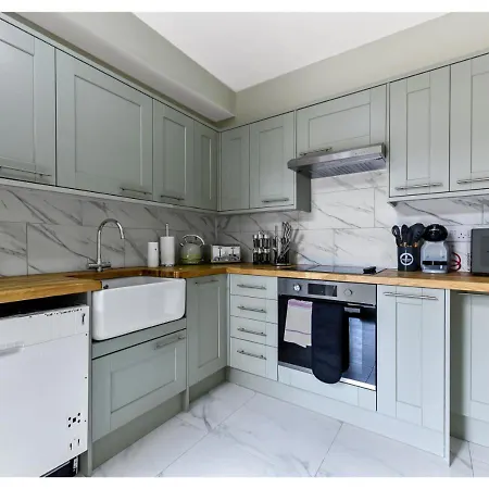 Apartment Great 4br House *
