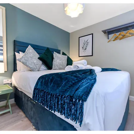 Great 4br House * London