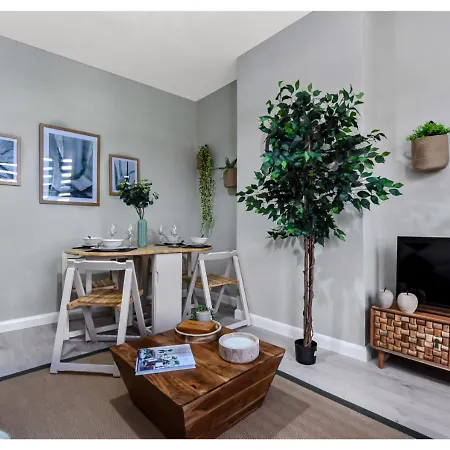 Great 4br House London
