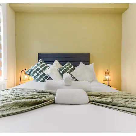 Great 4br House Apartment *