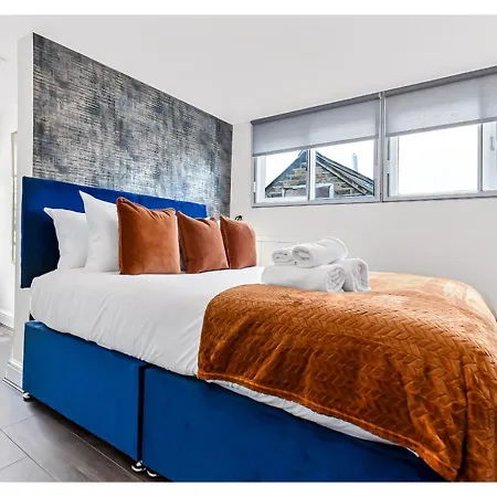 Cozy Bliss Escape: Family - Friendly Getaway Apartment