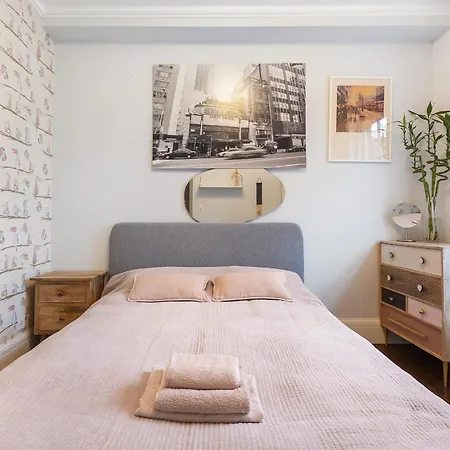 Luxurious In Kensington Appartement *