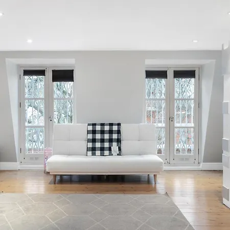 Luxurious In Kensington *