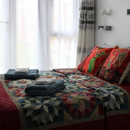 Stunning 2-bed Ground Floor In * Romford