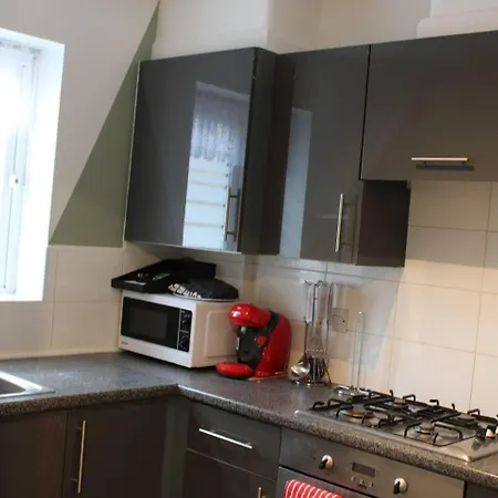 Stunning 2-bed Ground Floor In Apartment Romford
