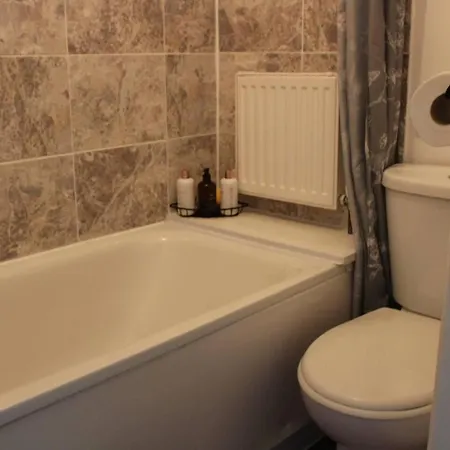 Apartment Stunning 2-bed Ground Floor In *