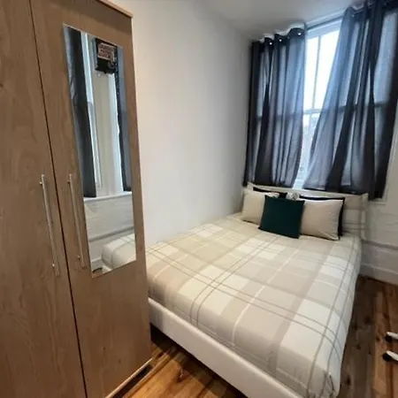 Apartment Tree Goswell Road Ec1 Angel