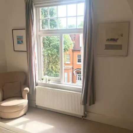 Beautiful 3 Bed In Leafy Hampstead Apartment London