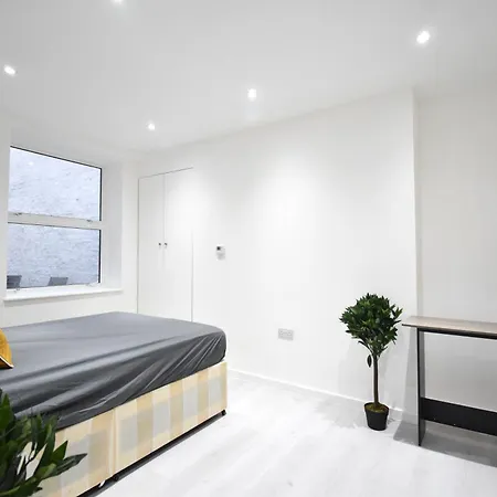 Superb Garden * London