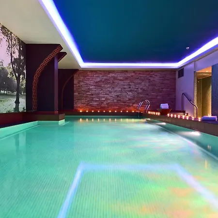 Hotel Pestana Chelsea Bridge & 4*