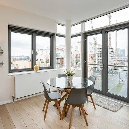 Beautiful Penthouse With Private Terrace In Greenwich Peninsula Apartment London