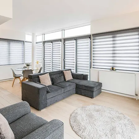 Beautiful Penthouse With Private Terrace In Greenwich Peninsula Apartment