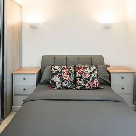 Beautiful Penthouse With Private Terrace In Greenwich Peninsula