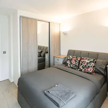 Apartment Beautiful Penthouse With Private Terrace In Greenwich Peninsula