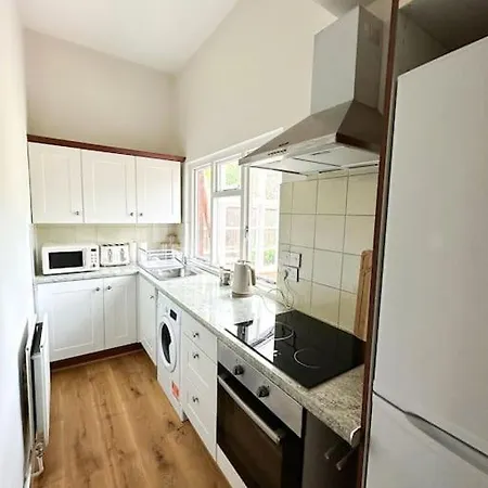 Centrally Located Flat Sleeps 4