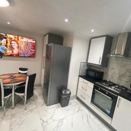 The Royal Boutique Piccadilly By London Sleep 6 *