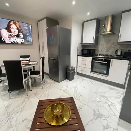 The Royal Boutique Piccadilly By London Sleep 6 *