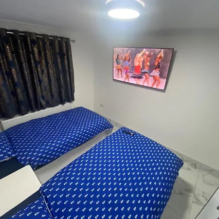 The Royal Boutique Oxford By London Sleep 6 * Hayes (Greater London)