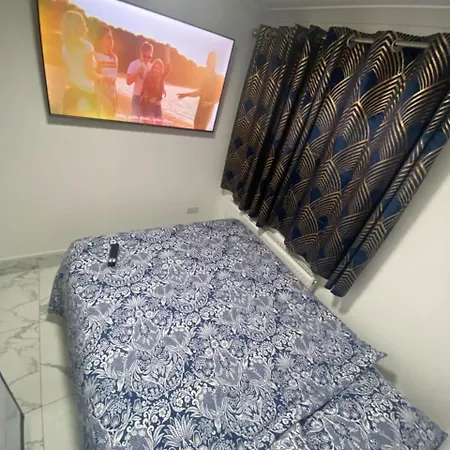 Apartment The Royal Boutique Oxford By London Sleep 6 *