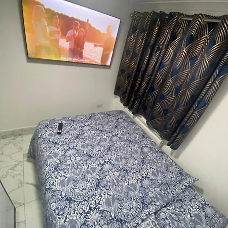 The Royal Boutique Oxford By London Sleep 6 *