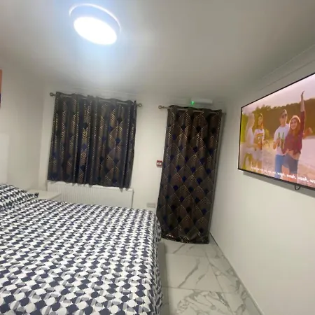 The Royal Boutique Oxford By London Sleep 6 * Hayes (Greater London)