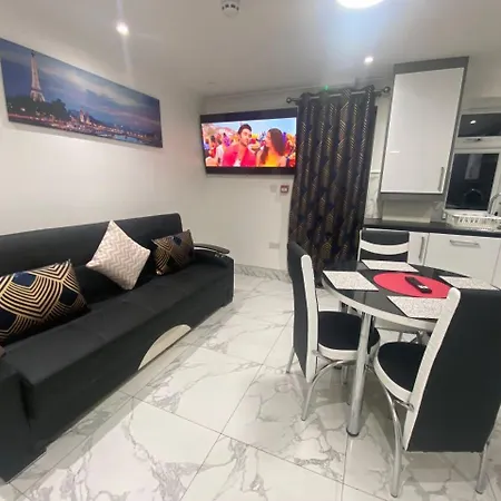 The Royal Boutique Oxford By London Sleep 6 * Hayes (Greater London)