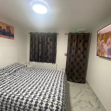 The Royal Boutique Oxford By London Sleep 6 * Hayes (Greater London)