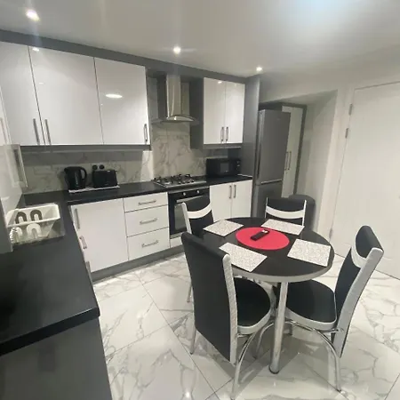 The Royal Boutique Oxford By London Sleep 6 Apartment Hayes (Greater London)